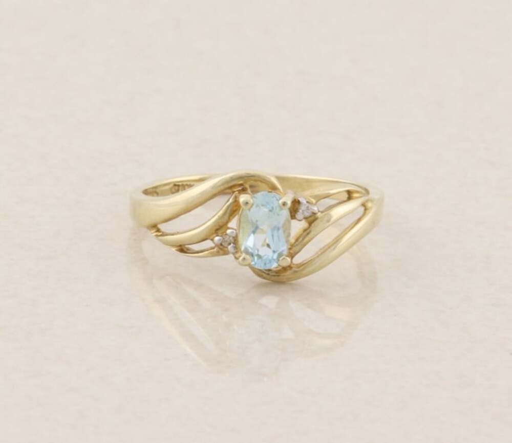 10k Yellow Gold Natural Sky Blue Topaz & Diamond Ring Size 7 1/4